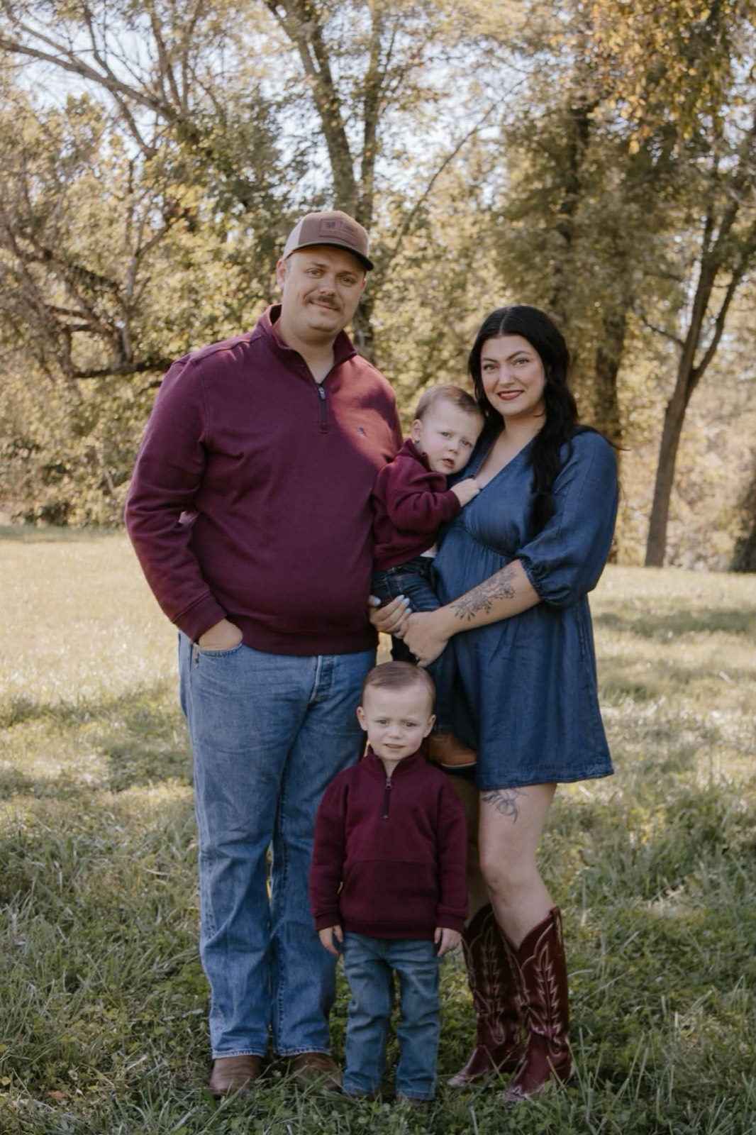 Children photographed in fall light by Omens Photography in Grayson, Kentucky.
